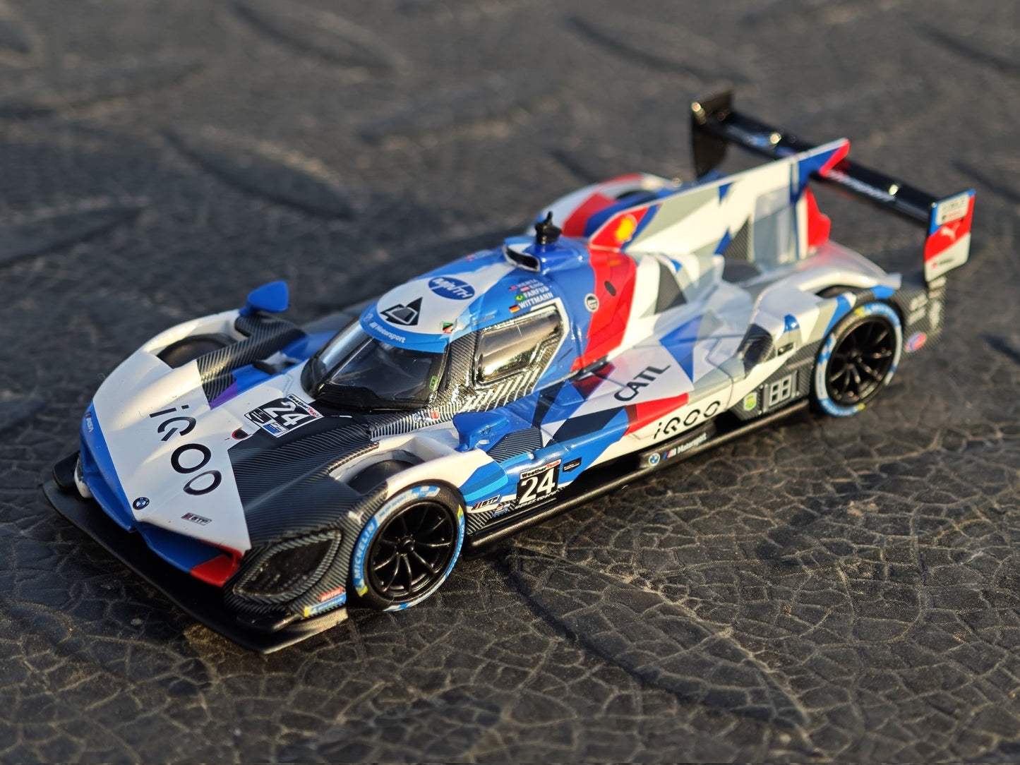 Mini GT BMW M Hybrid V8 GTP No.24 1:64 Model