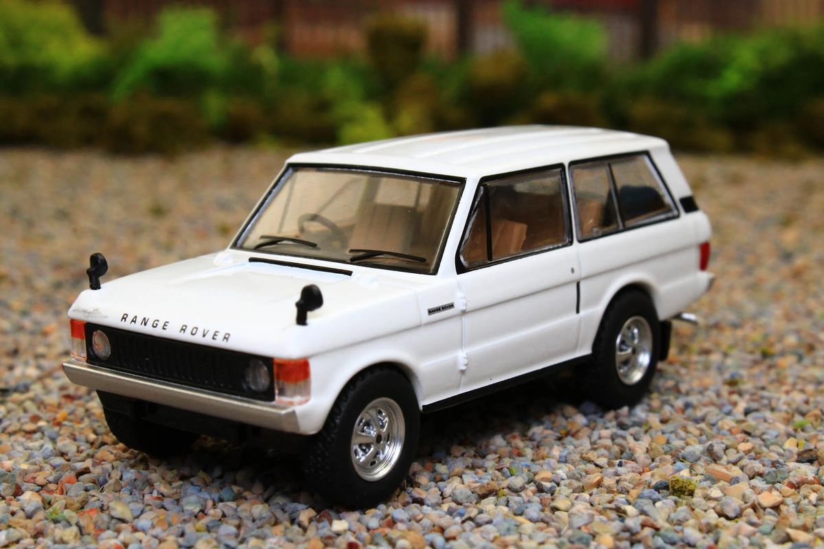 Mini GT Range Rover Davos White 1:64 Model