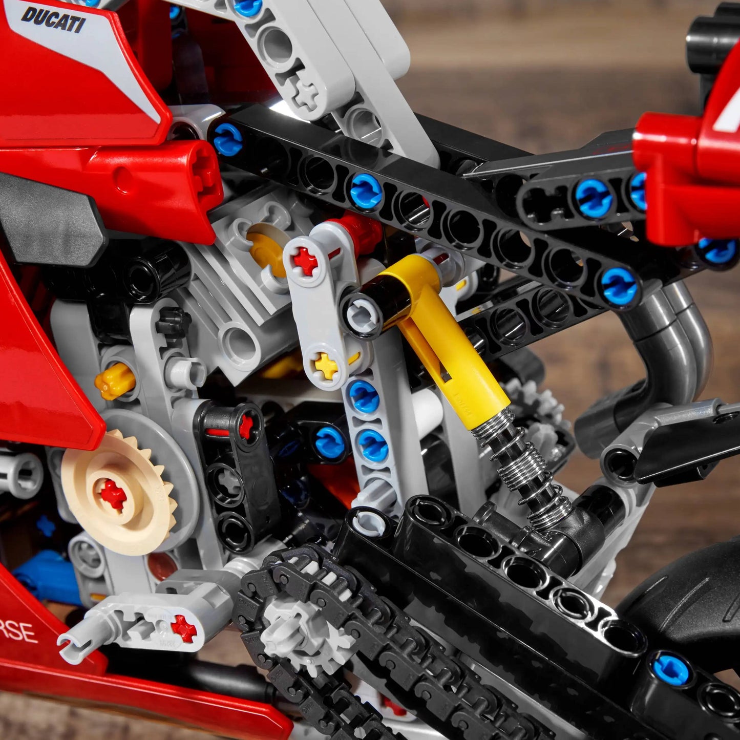 LEGO 42107 Technic Ducati Panigale V4 R